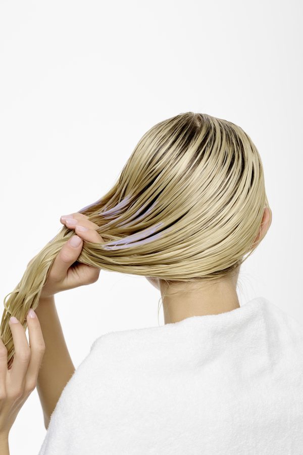 Schwarzkopf - BlondMe Bond Repair Purple Conditioner - Afbeelding 3